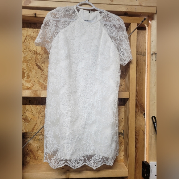 Fame & Partners‎ NWT Elegant White Lace Mini Dress Ladies Size 6 - Picture 1 of 7